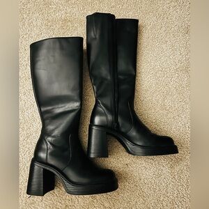 Black tall boots Na Foing